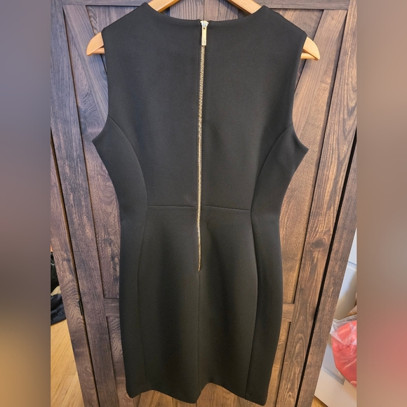 Calvin Klein - Picture 2 of 2